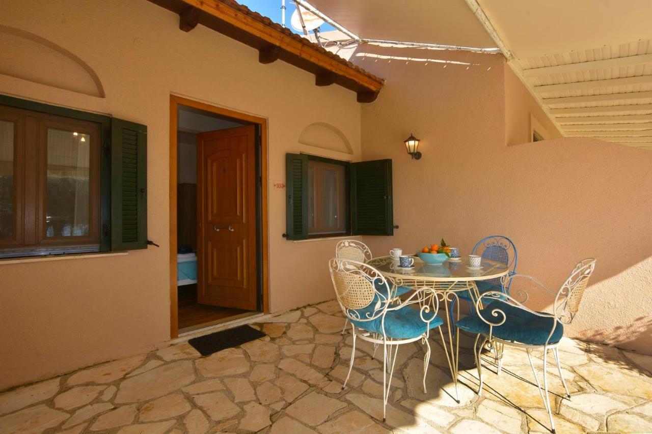 Renata Rooms & Studios Barbati Exterior photo