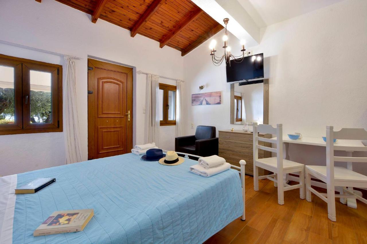 Renata Rooms & Studios Barbati Exterior photo